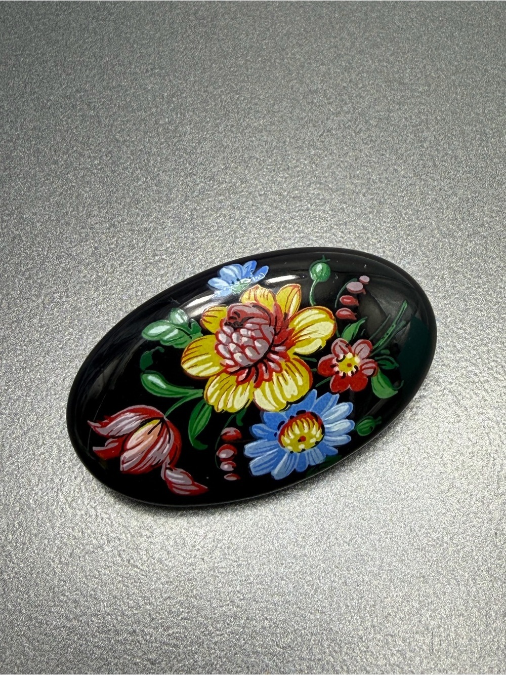 💕2/$20 Vintage Ceramic Floral Black Oval Brooch -
